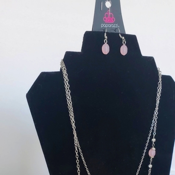 Sweet Pink Peruvian Opal and Navajo Pearl Necklace! 🌴 - Picture 3 of 5